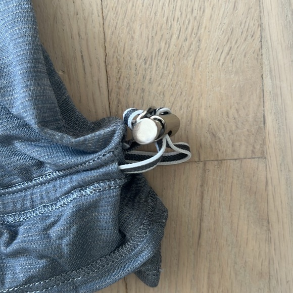 Lululemon Fitness Top - Picture 3 of 6